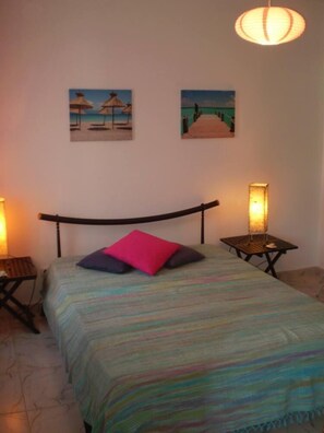1 dormitorio, tabla de planchar con plancha, wifi gratis y ropa de cama