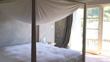 5 Schlafzimmer, Schreibtisch, Bügeleisen/Bügelbrett, kostenloses WLAN
