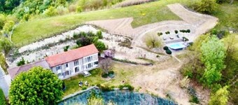 elegant stort privat gård i vinmarkerne med ny swimmingpool