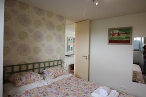 1 chambre, fer et planche à repasser, accès à Internet, literie fournie