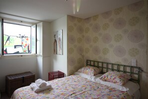 1 habitación, tabla de planchar con plancha, internet y ropa de cama 