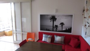 TV, DVD player - BLUE FRONT LAKE (if overbooked 👀CASA AMELIAS👀) with 2 bedrooms, 4 beds (Peschiera del Garda)