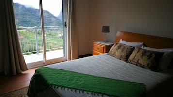 3 makuuhuonetta, silitysrauta/-lauta, Wi-Fi, vuodevaatteet