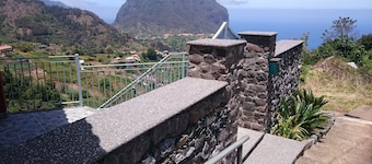 "CASA DO CABEÇO" <br>SEA AND MOUNTAIN VIEWS