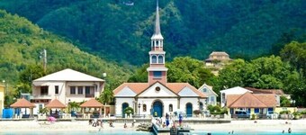 Maison typique à la décoration contemporaine avec sa piscine orientée vue mer !