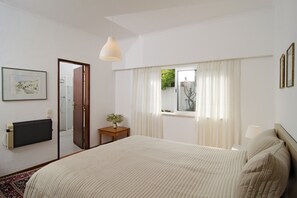 4 chambres, fer et planche à repasser, Wi-Fi gratuit, draps fournis