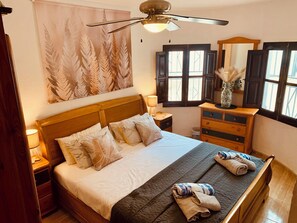 2 bedrooms, iron/ironing board, travel cot, free WiFi