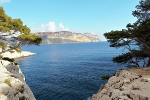 Chaise longue, serviettes de plage