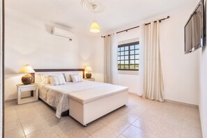 4 bedrooms, in-room safe, iron/ironing board, travel cot