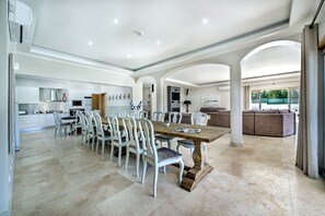 Dining - Luxury 15  Bedroom Quinta Por Do Sol ideal for large groups or family holidays (Olhos de Água)