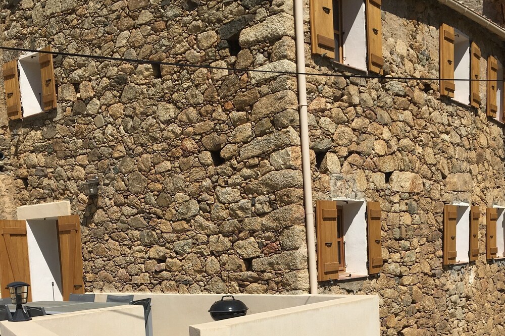 Maison de caractère grande terrasse, classée 4 ****