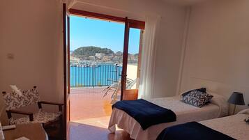 5 bedrooms, iron/ironing board, free WiFi, bed sheets