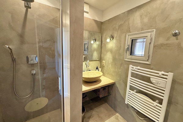 salle de bain chambre1
bathroom of bedroom 1