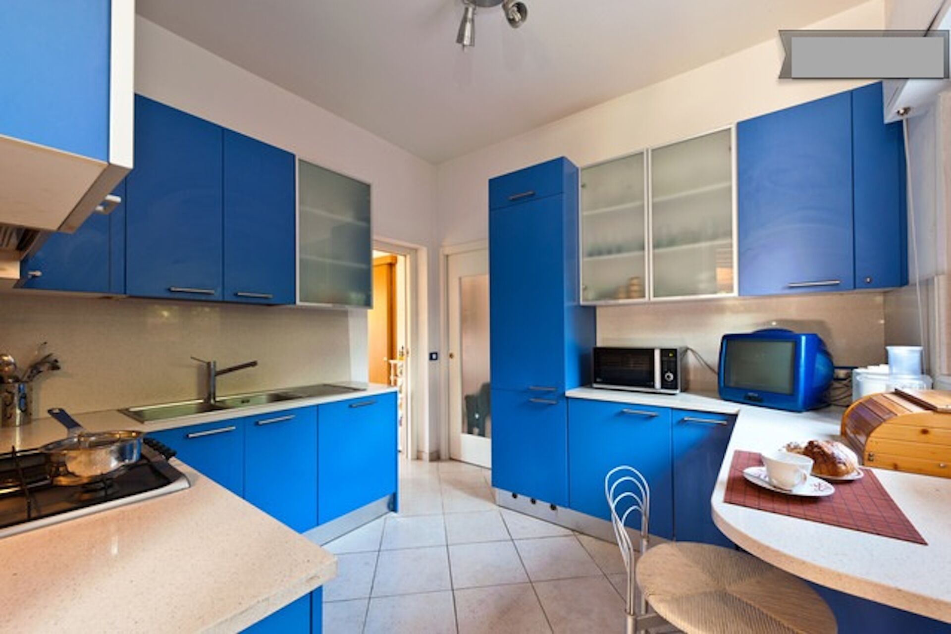 Villa Forte dei Marmi near the beach, with Jacuzzi in the garden