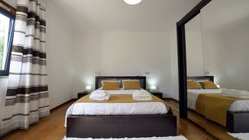 5 Schlafzimmer, Bügeleisen/Bügelbrett, kostenloses WLAN, Bettwäsche