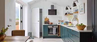 Beautiful cottage with sea views and private beach access