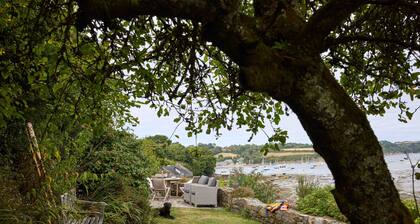 Beautiful cottage with sea views and private beach access