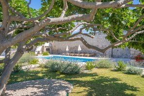 Outdoor pool - Perfect place for relaxing vacation (Dubrovnik)