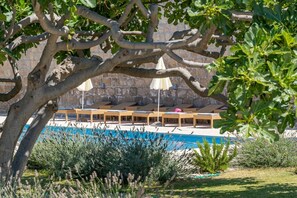 Outdoor pool - Perfect place for relaxing vacation (Dubrovnik)