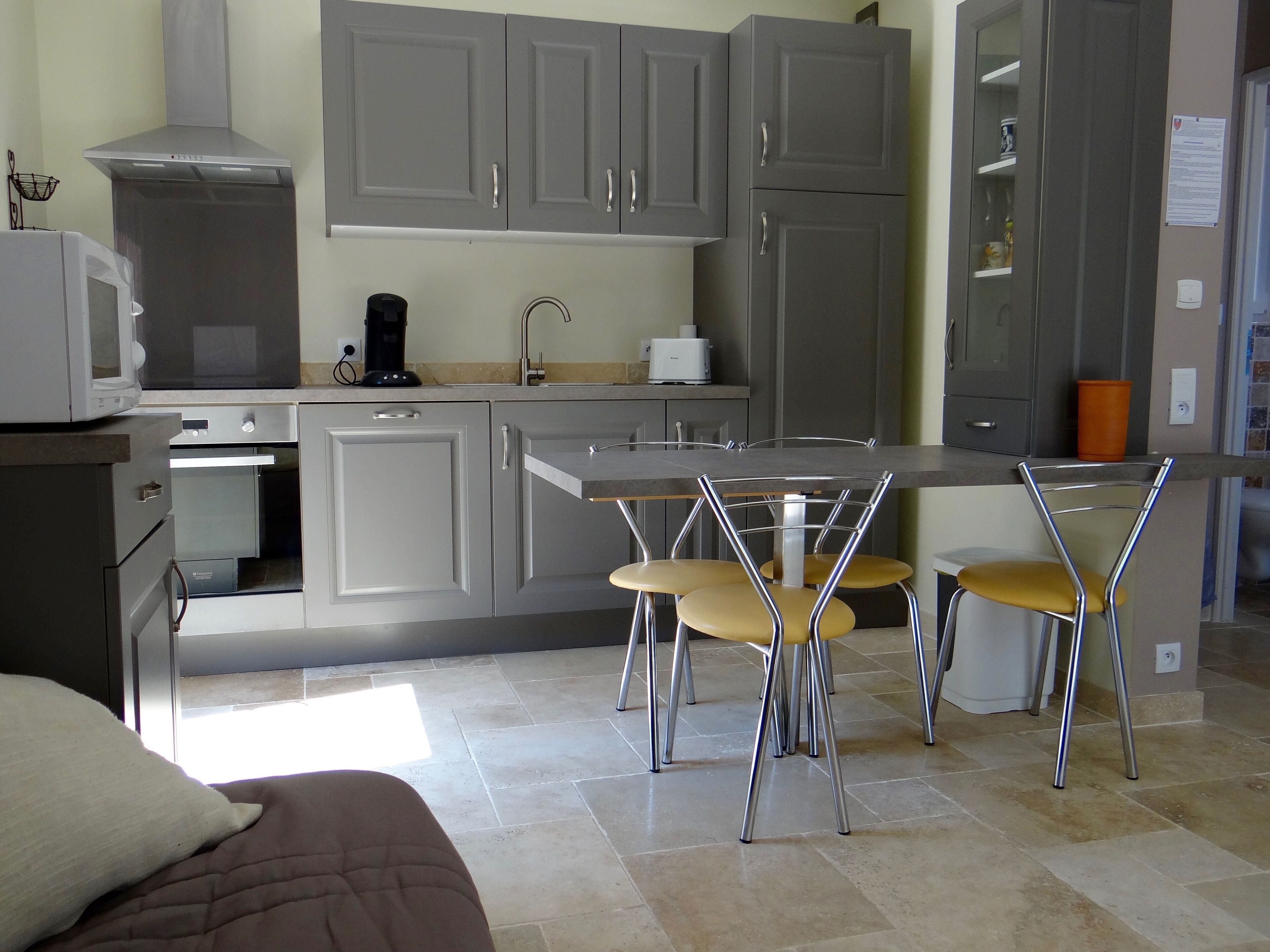 Charming cottage between sea and mountain