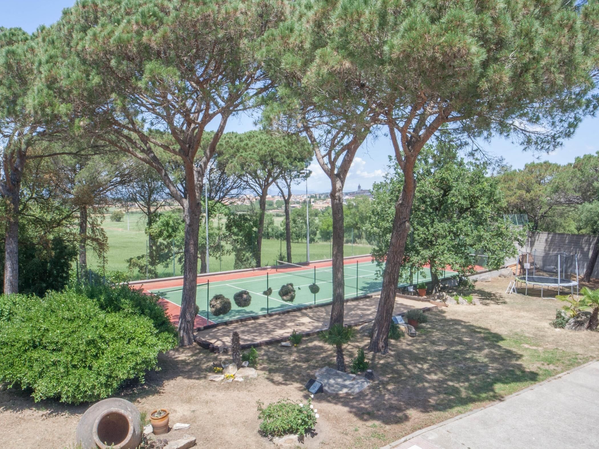 Casa rural con 12 Habitaciones|33pax|Pista de Tenis, BBQ, WiFi, Gran piscina