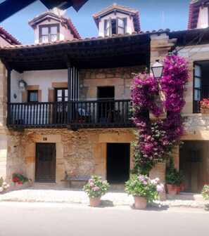 تفاصيل الفندق من الخارج