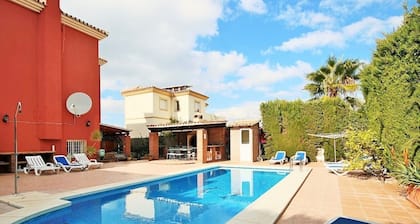 Villa in der NĂ€he von Coin mit privatem Pool, Tischtennis & Billardtisch - 360 virtuelle Tour