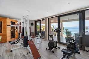 Fitness facility - Luxury Villa POCRNJA with private heated pool, jacuzzi, sauna and pool table (Stanici)