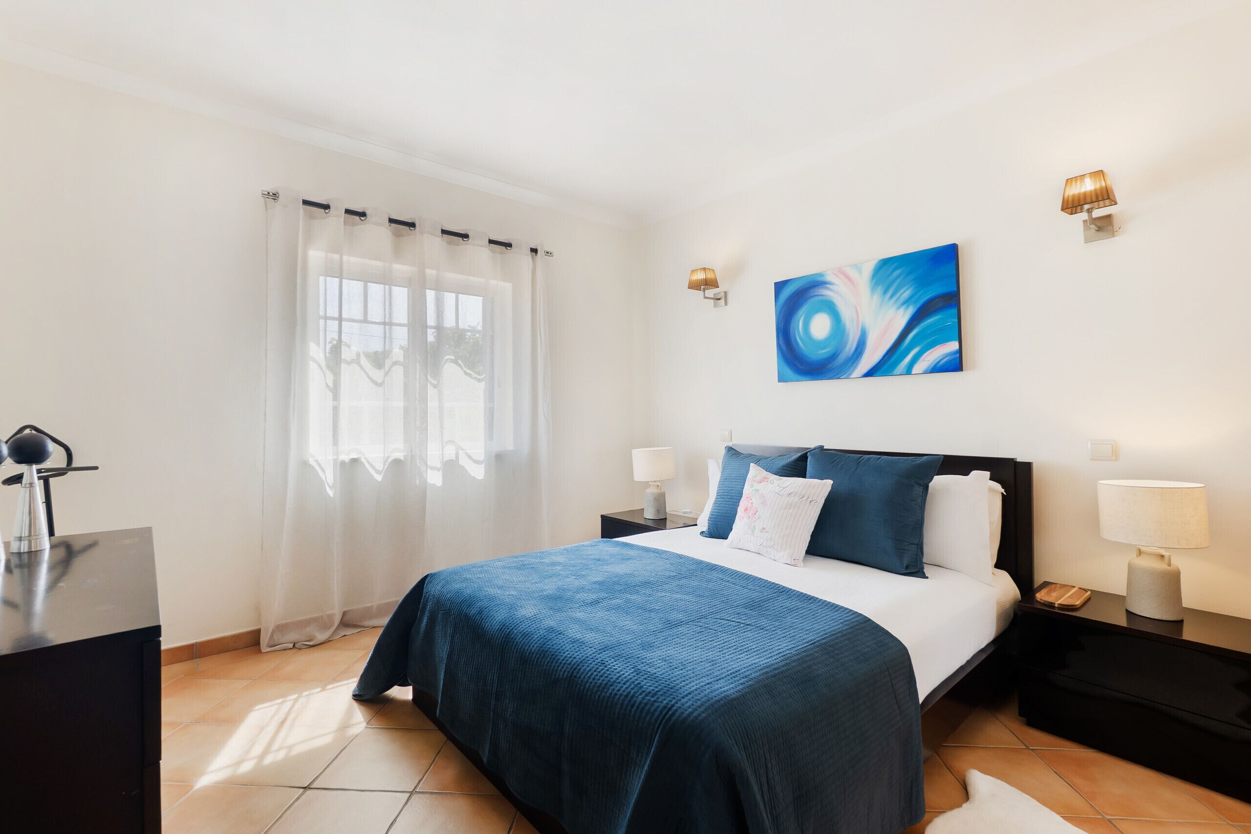 2 bedrooms, in-room safe, iron/ironing board, free WiFi