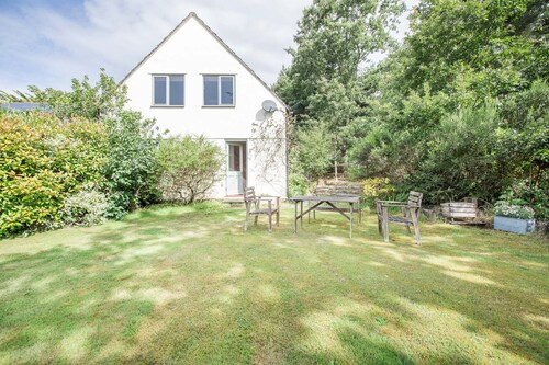 The Hydeaway - Charming   1 bedroom rural retreat.