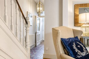 Interior - 22 North Parade - sleeps 4 guests  in 2 bedrooms (York)