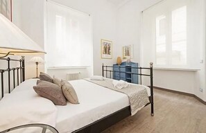 2 chambres, fer et planche à repasser, lit parapluie, Wi-Fi gratuit