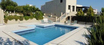 KNOSOS PALACE Eristäytynyt 4 * Huvila, oma uima-allas, paras näkymä!