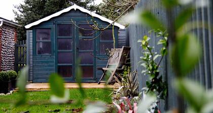 Luxury 4 bedroom North Norfolk cottage in lovely coastal village location