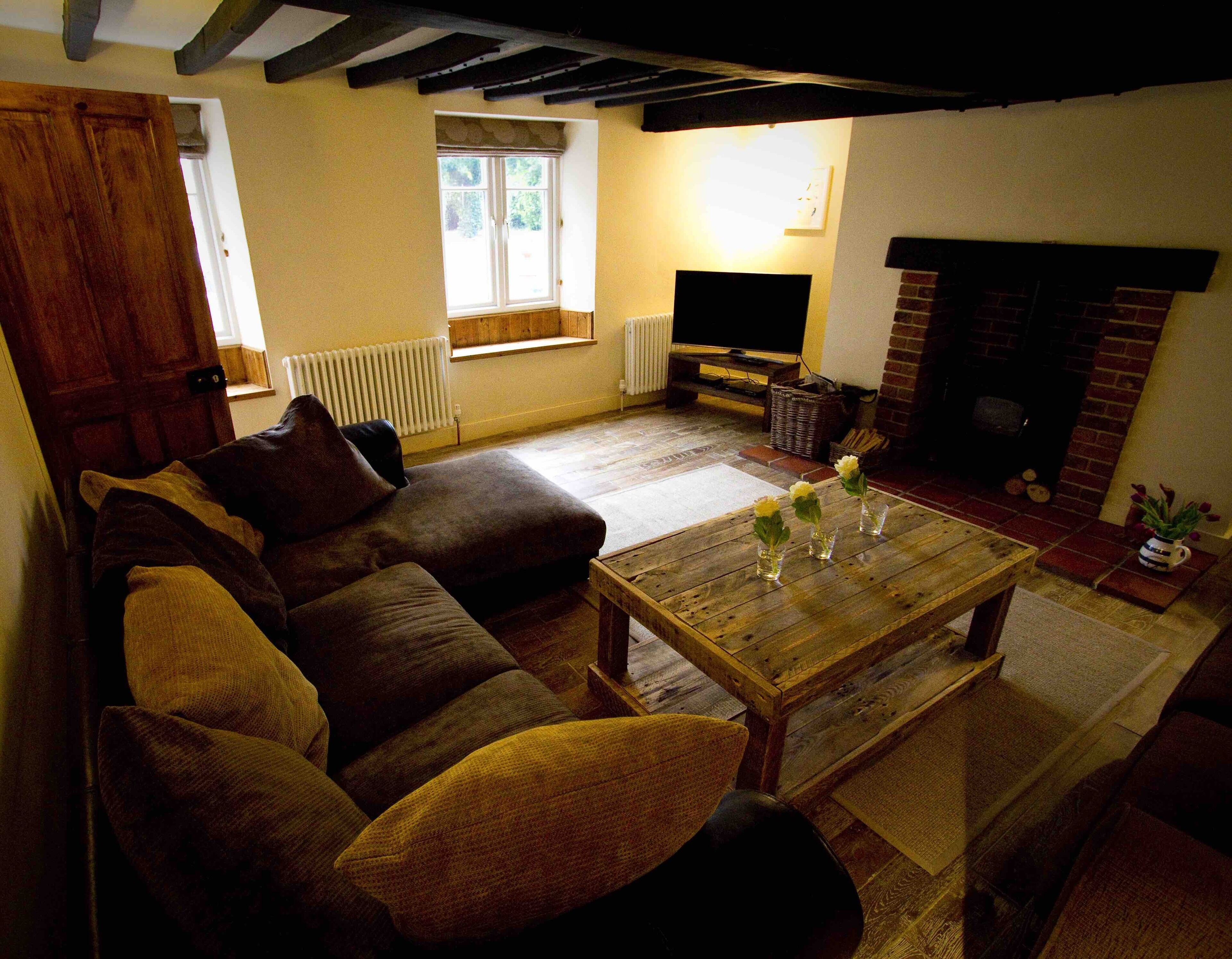 Smart-TV, peis, videospill og DVD-spiller