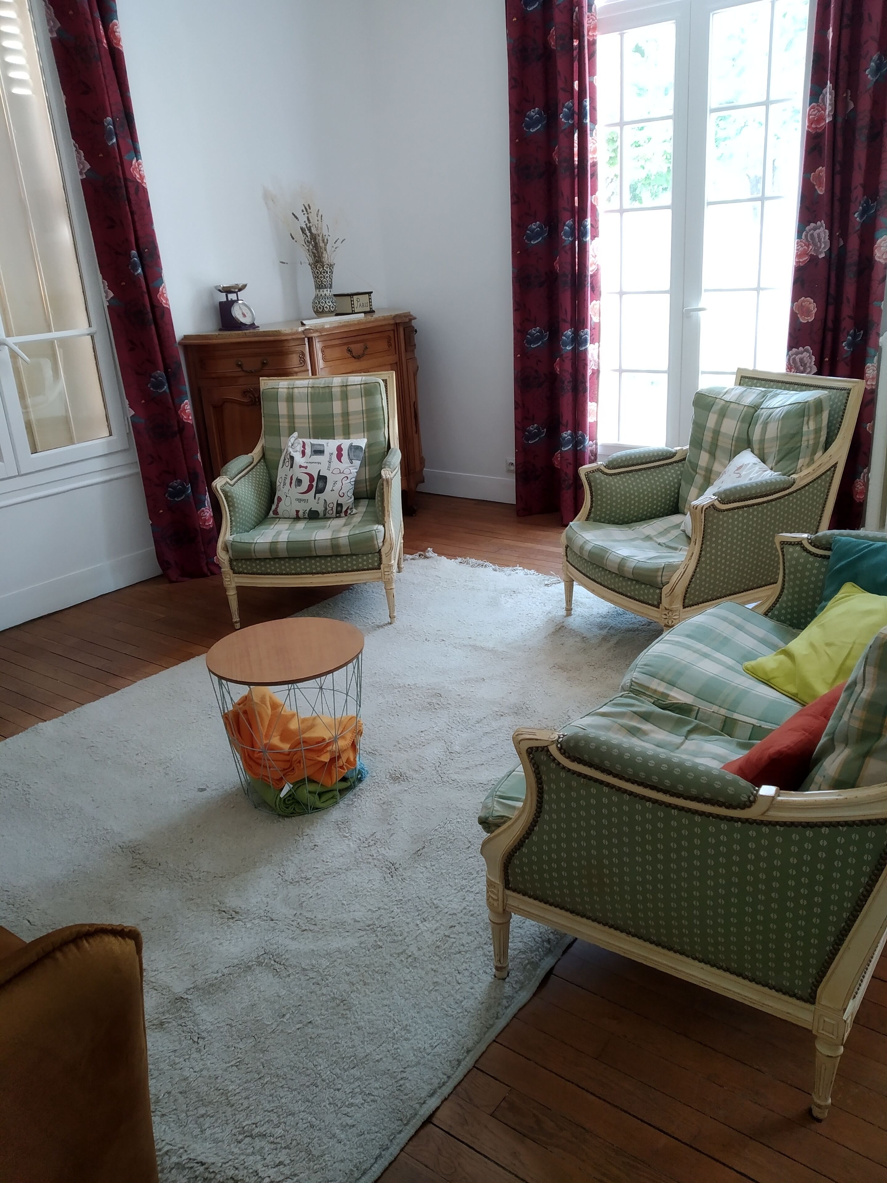 Televisie, boeken en een stereo