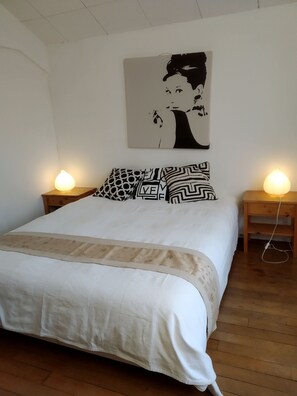 3 slaapkamers, een bureau, een strijkplank/strijkijzer, gratis wifi