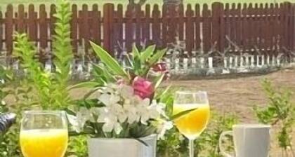 Appartement au Rez-de-Chaussée avec Terrasse, Jardin et Piscine