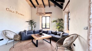 Smart TV, DVD player, books, music library