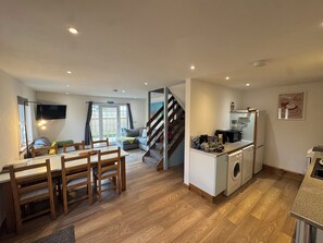 Interior - Harlyn Bay Padstow, 70 Steps from the Beautiful Stunning Beach, Parking  Garden (harlyn bay padstow)