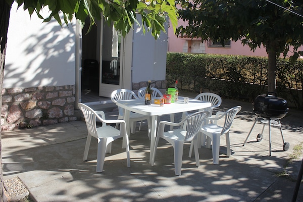 屋外ダイニングエリア