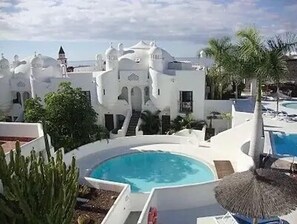 A heated pool - Luxury Apartment on the beach (Adeje)