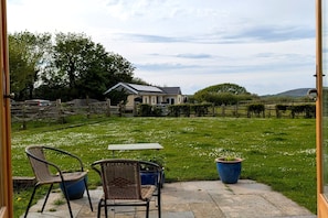 Terrace/patio - Pylewell Annex - Dog-Friendly Stay near Rhossili Bay, Gower (Pilton Rhossili)