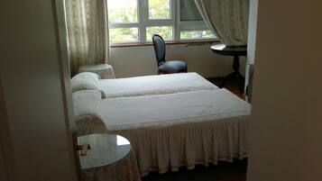 3 Schlafzimmer, BĂŒgeleisen/BĂŒgelbrett, WLAN, BettwĂ€sche