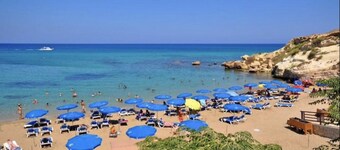 Villa Diana - Cozy Villa w Pool, 3m walk to the beach & amenities