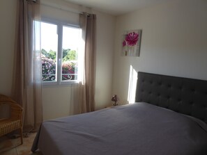 4 bedrooms, iron/ironing board, travel cot, free WiFi