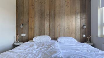 3 slaapkamers, een strijkplank/strijkijzer, gratis wifi