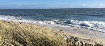 Immediate proximity to Kerguelen park and a superb white sand beach