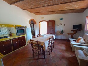 TV - mansion - 4 rooms - 5 persons (Orosei)