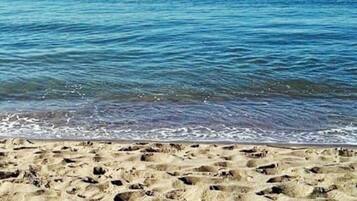 Plage à proximité, chaises longues